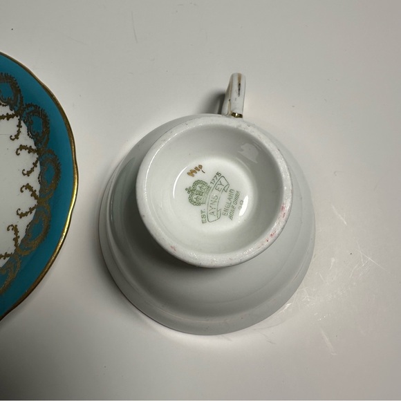 Aynsley Elegant Teacup and Saucer Set with Gold Accents - Picture 4 of 7